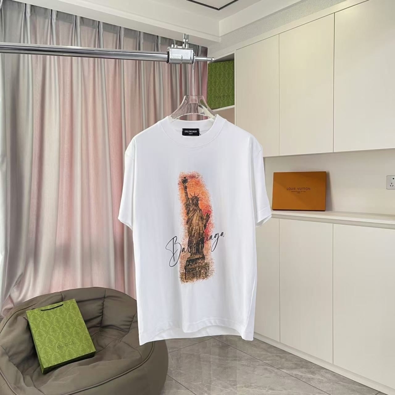 Ba*len*cia*ga t-shirts